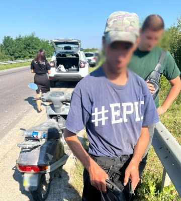 У Рівненському районі чоловік незаконно заволодів мопедом