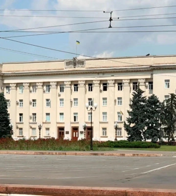 Департамент Херсонської ОДА витратить на чашки, записники, ручки та прапори 108 тис грн