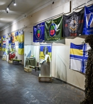 У Запорізькому краєзнавчому музеї відкрилася виставка прапорів