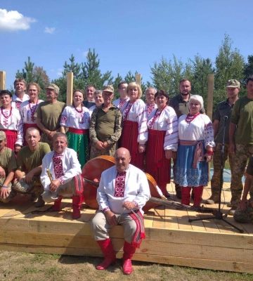 Концерти для військових проводять на Рівненщині: роблять це місцеві фольклорні колективи