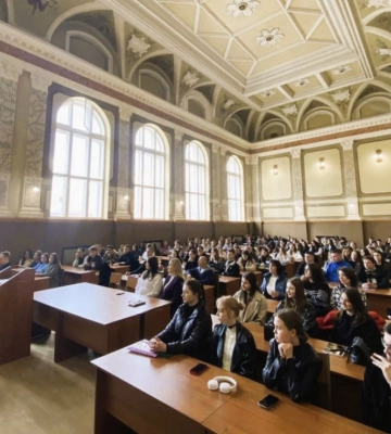Студенти Львівської політехніки навчаються у залі суду