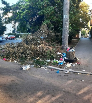 В центрі Одеси влаштували несанкціоноване сміттєзвалище
