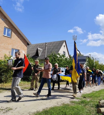 Брав участь у найзапекліших боях: на Волині всім містом попрощалися з 27-річним Героєм Богданом Савчуком