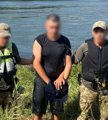 Житель Днепропетровской области пытался вплавь попасть за границу: видео