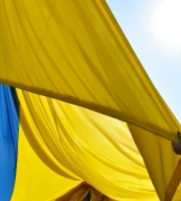 У Луцьку біля найвищого флагштока Волині підняли Державний Прапор