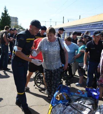 На Рівненщину прибув 13-й потяг із Донеччини: евакуйовано майже 260 людей