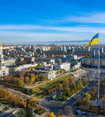 Державний прапор майорить над Харковом у День міста