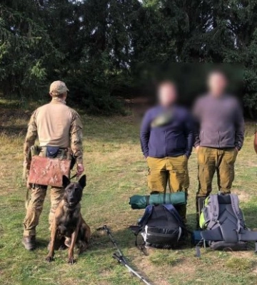 На Закарпатті в горах прикордонники затримали чотирьох чоловіків