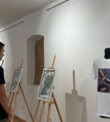 «Дух нації»: в Ужгороді відкрилася виставка закарпатського графіка Дня Незалежності