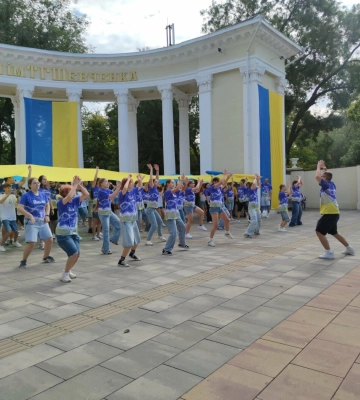 У Дніпрі провели патріотичний флешмоб з нагоди Дня Державного прапора