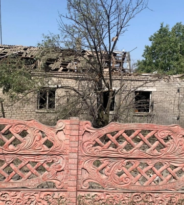 РФ скинула авіабомбу на село у Волноваському районі: пошкоджено будинки