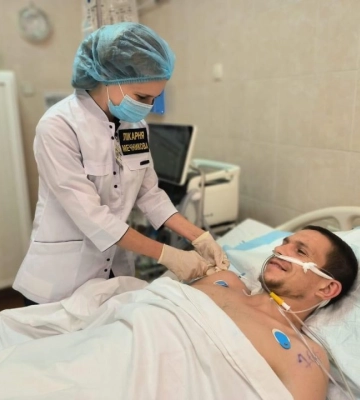 Мріє знову ходити та поцілувати маму: у лікарні Дніпра врятували пораненого військового