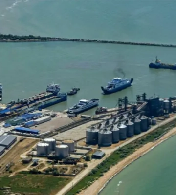 Росіяни зупинили поромне сполучення з Кримом після атаки на порт «Кавказ»