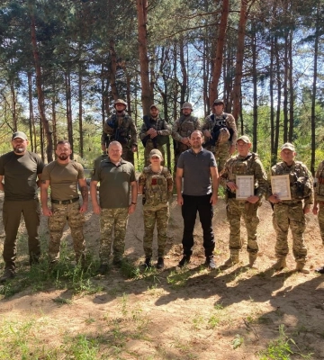 Коваль і командувач ОК &quot;Захід&quot; вручили воїнам на півночі Рівненщини грамоти й подарунки