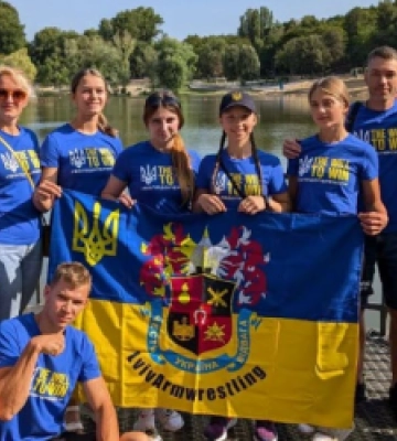 На Чемпіонаті світу з армрестлінгу спортсмени Львівщини здобули вісім медалей