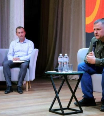 Філатов зустрівся з освітянами Дніпра під час Серпневої конференції