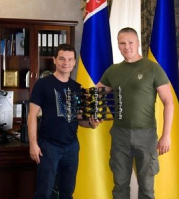 Депутати Закарпатської обласної ради передали військовим дрони