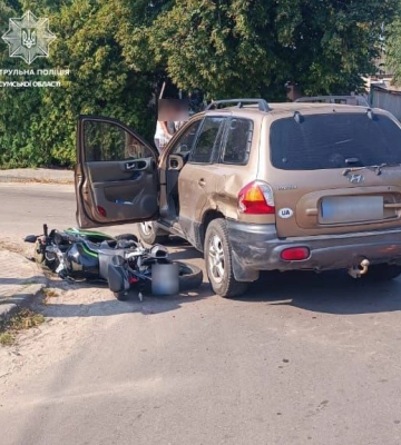 У Сумах в ДТП постраждали 17-річний мотоцикліст і його пасажирка