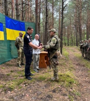 Закарпатським бійцям зведеної бригади Нацполіції «Скеля» вручили відзнаки та нагороди