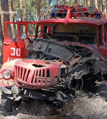 Пожарный автомобиль подорвался на Харьковщине: пострадали спасатели 