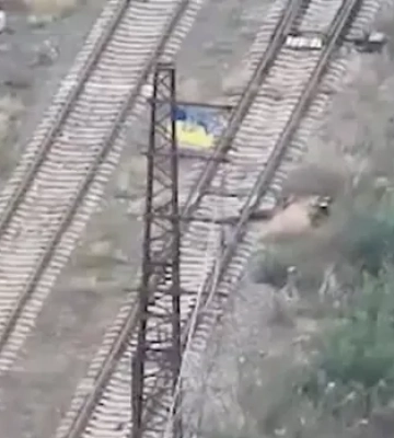 В Курдюмовке Донецкой области установили флаг Украины: зрелищное видео