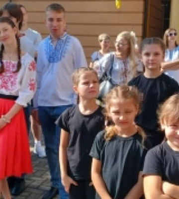 Діти з Кореччини виступили на відкритті театрального сезону в Рівному