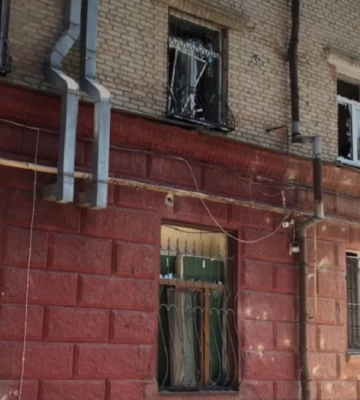 Внаслідок ворожих обстрілів Нікопольщини загорілися будинки