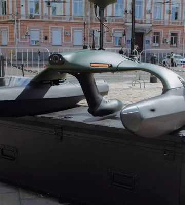 У Києві на Софійській площі проходить виставка дронів та роботизованої техніки