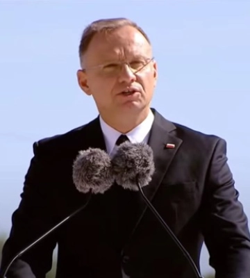 Дуда заявил, что польские танки воюют на Курщине