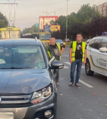 У Львові 81-річний керманич Volkswagen Tiguan на смерть збив 70-річного чоловіка