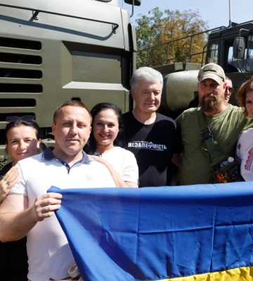 Названо суму, яку Петро Порошенко витратив на допомогу ЗСУ