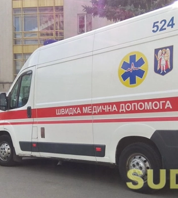 У Києві в громадській вбиральні знайшли закривавлене тіло чоловіка