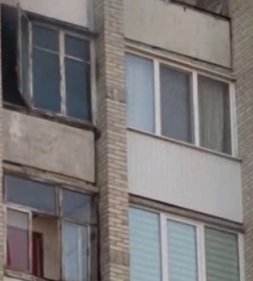 У Луцьку зайнялась квартира в багатоповерхівці – працюють рятувальники (відео)