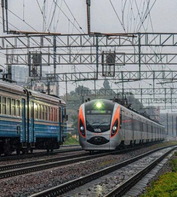 Через знеструмлення затримуються потяги до Запоріжжя: перелік