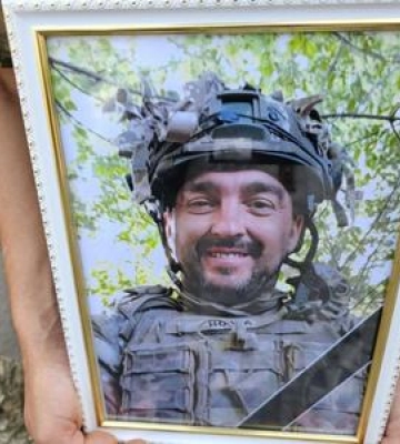 Полтавська громада попрощалась із загиблим Героєм