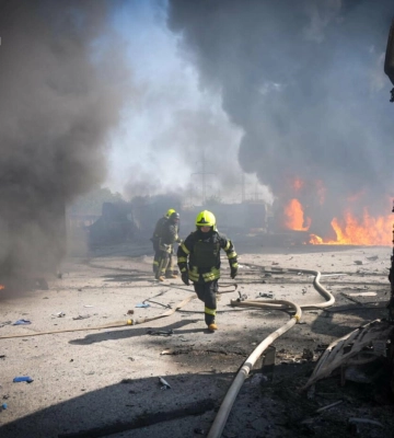 Рятувальники показали наслідки російської ракетної атаки по Одещині