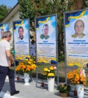 У селах Ковельської громади відкрили стели пам’яті загиблим воїнам