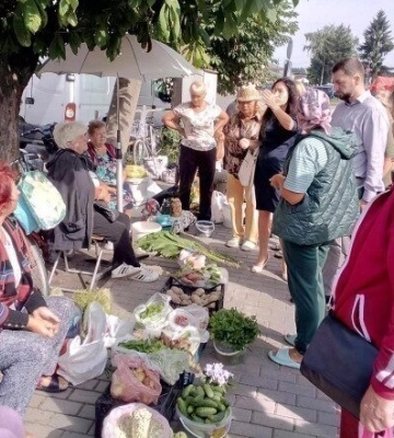Черкасці жаліються на стихійну торгівлю і просять заборонити її