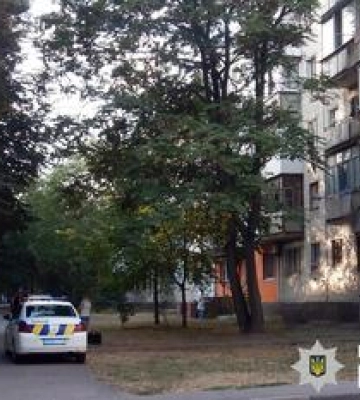 У Кременчуці чоловік випав з вікна багатоповерхівки