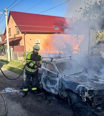 На Хустщині горів легковий автомобіль