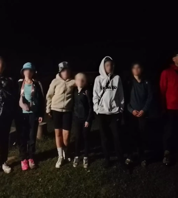 Діти з вихователькою заблукали в горах