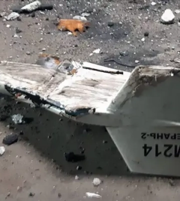 У Голосіївському районі Києва впали уламки безпілотника