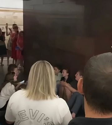 Під час ракетного обстрілу у київському метро співали патріотичних пісень