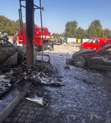 ДТП на АЗС біля Раковця спричинила пожежу (ФОТО)