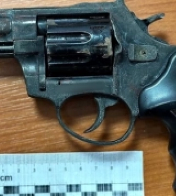 В Одесі чоловік стріляв у сусіда з пістолета: його госпіталізували