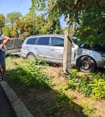 У Миколаєві дві автівки не поділили дорогу