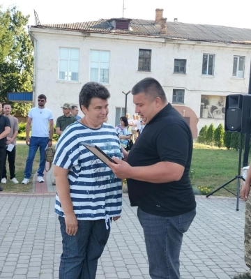 У селі на Рожищенщині вручили державні відзнаки. ФОТО