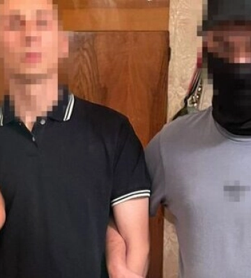СБУ та Нацполіція затримали ще двох паліїв авто ЗСУ та Держприкордонслужби. ФОТОрепортаж