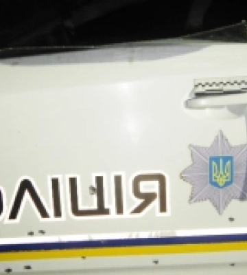 На Николаевщине мужчина бросил гранату в авто полицейских, потому что боялся, что пьяного друга поймают