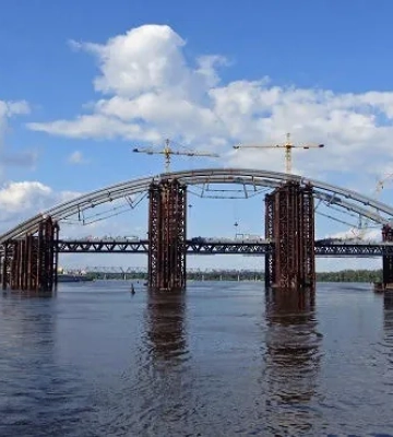 Генпрокуратура заявила про розкрадання ще 6 млн гривень на будівництві Подільського мосту в Києві